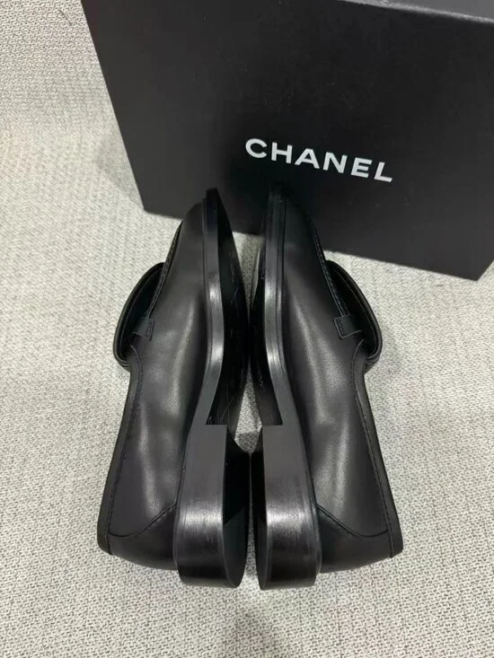 Chanel Women's Black Loafers - Picture 6 of 6